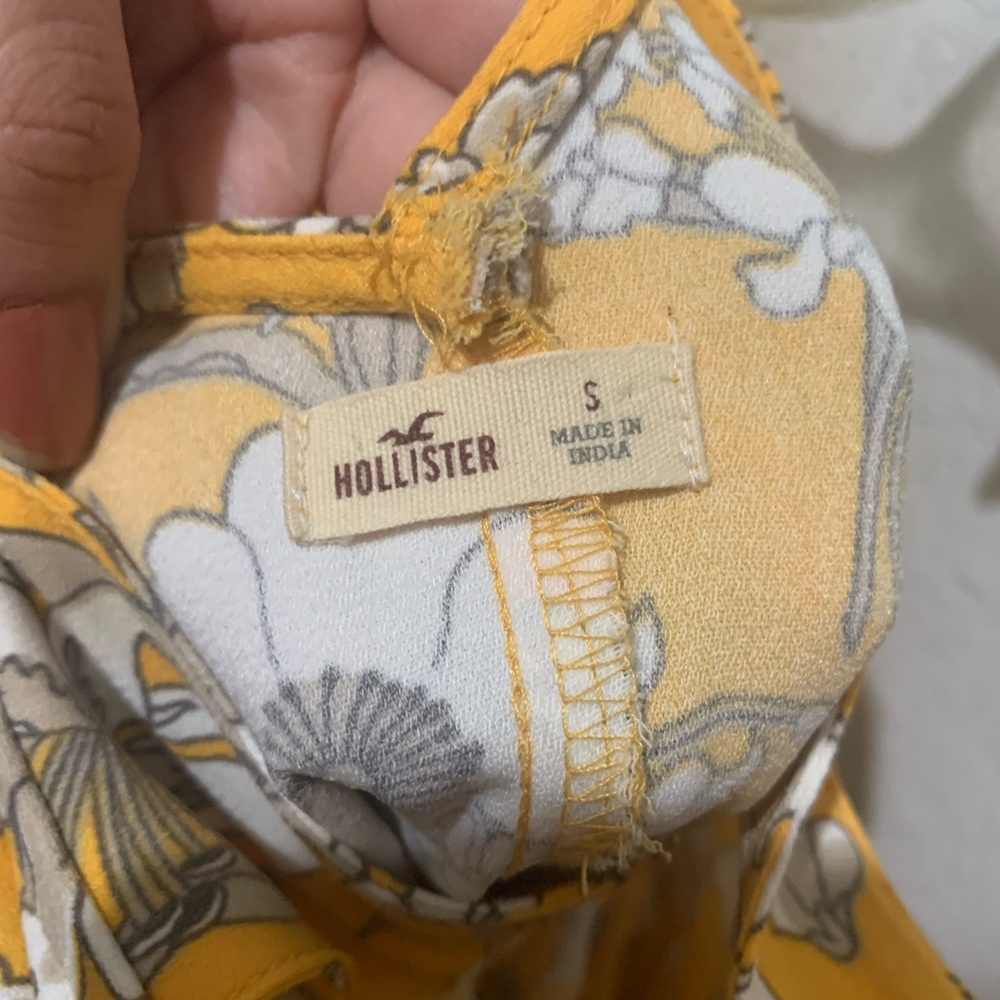 Hollister floral dress - Picture 3 of 7